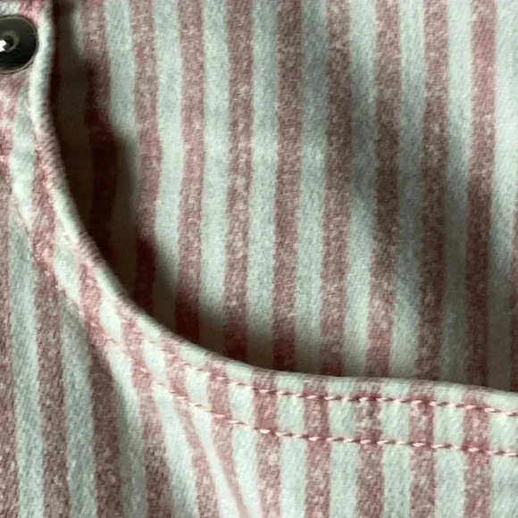 LC LAUREN CONRAD SKINNY CROP JEANS SIZE 12 SOFT RED STRIPE RAW HEM GUC CLEAN - Picture 3 of 13